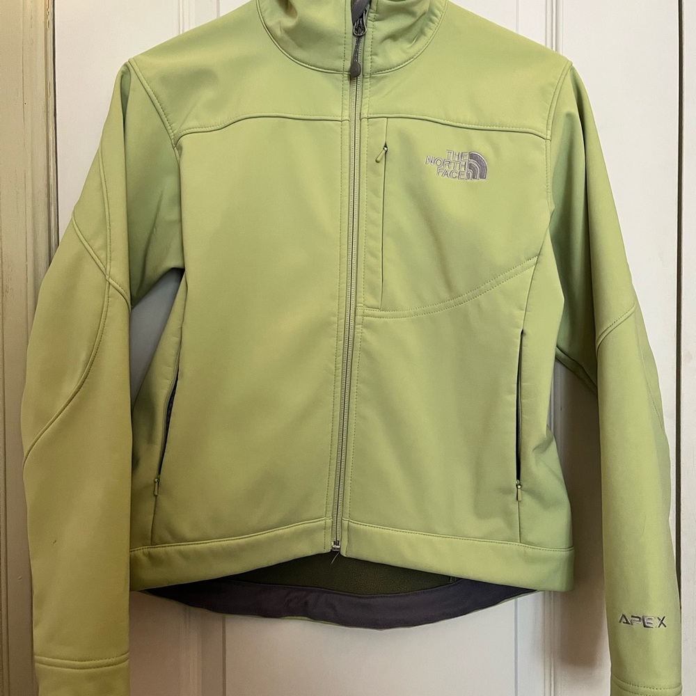 Key lime North Face Apex jacket